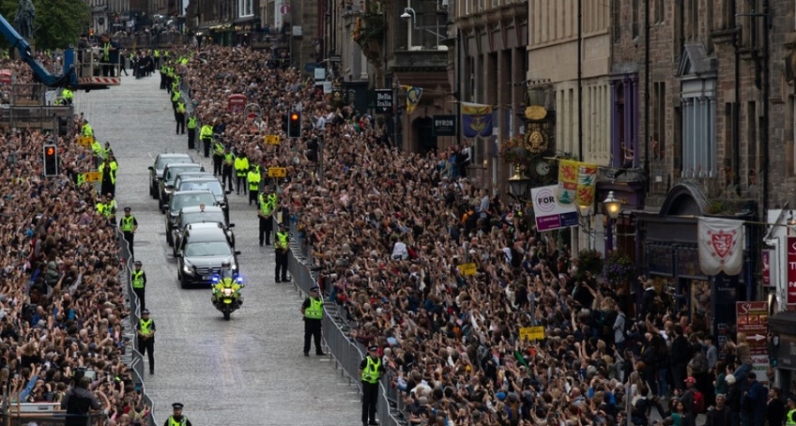 Последното пътуване на кралицата: Какво предстои през следващите дни?